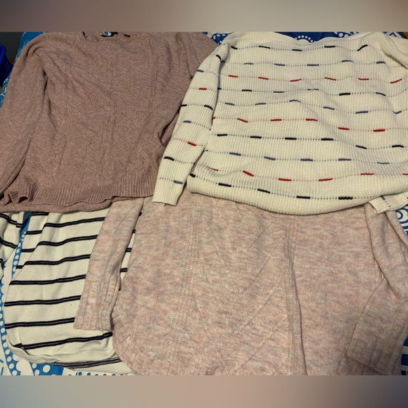 Size Large sweater lot!! (6)!! - Picture 2 of 2